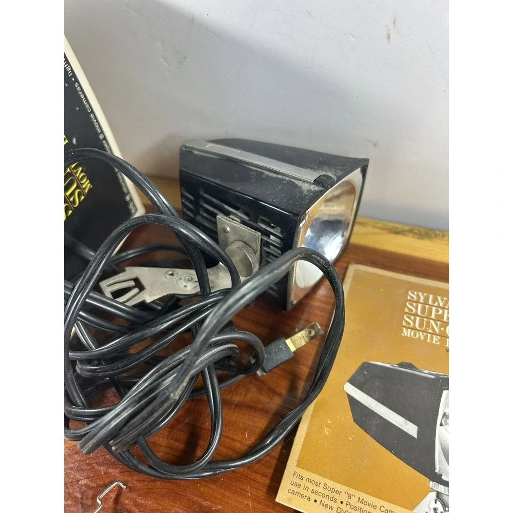 Vintage Sylvania Super 8 Sun Gun Movie Light SG-8‎ Box, Handle & Manual Untested
